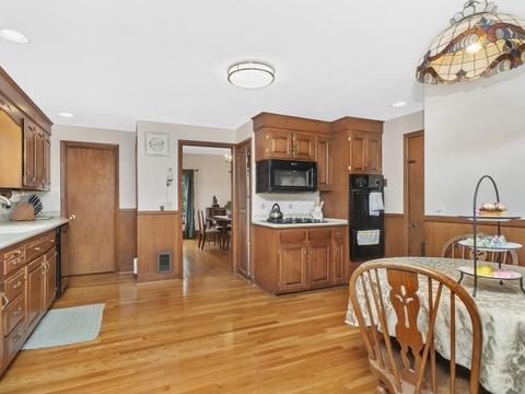 386 Lowell St, Reading, MA 01867 photo 11