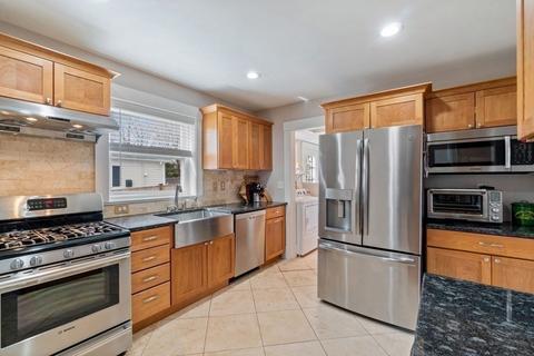 79 Border St, Dedham, MA 02026 photo 9