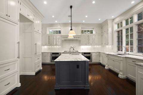 49 Lee St, Brookline, MA 02445 photo 3