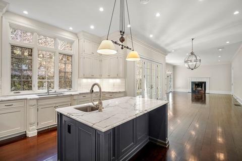 49 Lee St, Brookline, MA 02445 photo 4