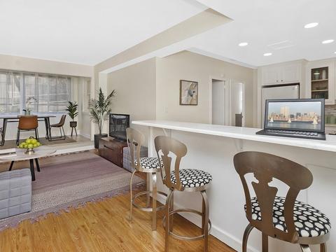 38 Juniper St #104, Brookline, MA 02445 photo 1