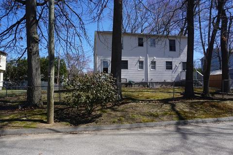 108 Carr St, Springfield, MA 01118 photo 4