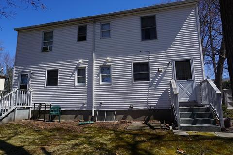 108 Carr St, Springfield, MA 01118 photo 5