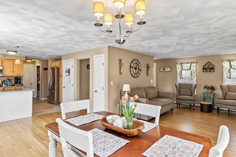 49 Trinity Cir, Attleboro, MA 02703 photo 10