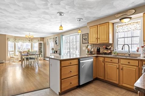 49 Trinity Cir, Attleboro, MA 02703 photo 8