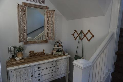 30 Hunter Pl, Springfield, MA 01109 photo 18