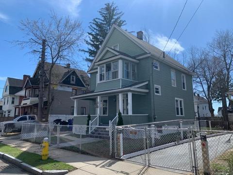 30 Hunter Pl, Springfield, MA 01109 photo 1