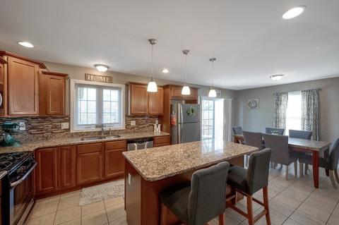 77 Laurence St, Springfield, MA 01104 photo 3