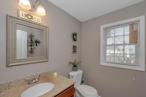 77 Laurence St, Springfield, MA 01104 photo 10