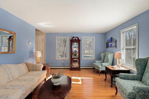 18 Cadman Rd, Mendon, MA 01756 photo 5