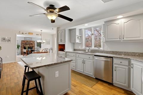 18 Cadman Rd, Mendon, MA 01756 photo 14