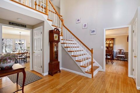 18 Cadman Rd, Mendon, MA 01756 photo 3