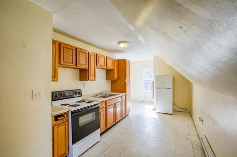 57 Acushnet Ave, Springfield, MA 01105 photo 4