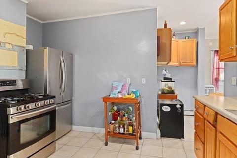 27 Newton St, Everett, MA 02149 photo 3