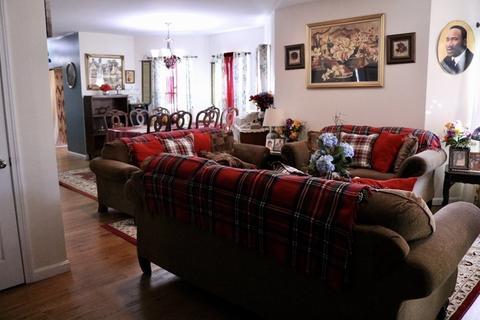 22 Wayne St, Worcester, MA 01603 photo 2