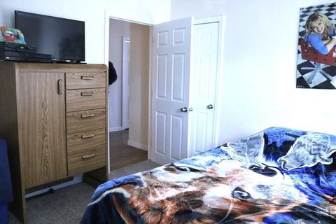 22 Wayne St, Worcester, MA 01603 photo 12