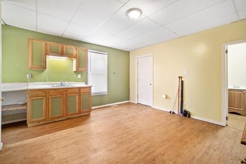 137 Marion St, Springfield, MA 01109 photo 8