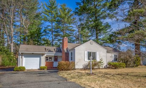 76 Willowbrook Dr, Springfield, MA 01129 photo 1