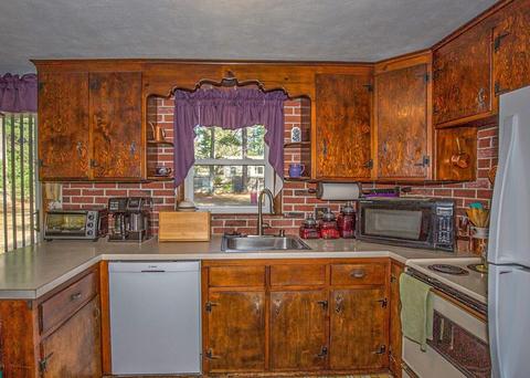 76 Willowbrook Dr, Springfield, MA 01129 photo 9