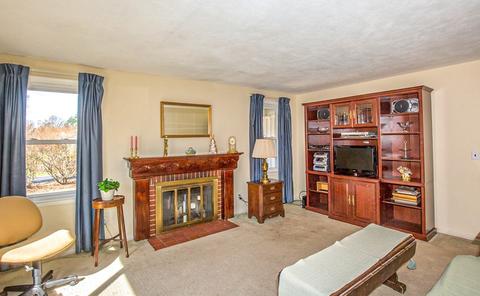 76 Willowbrook Dr, Springfield, MA 01129 photo 14