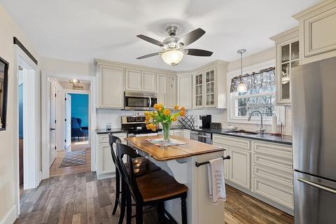 16 Hilton Ave, Worcester, MA 01604 photo 5