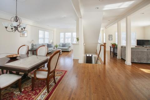 96 Beals St #2, Brookline, MA 02446 photo 7