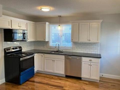 198 Middle St, Springfield, MA 01104 photo 3