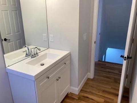 198 Middle St, Springfield, MA 01104 photo 4