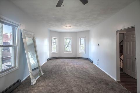 49 Pearl St, Everett, MA 02149 photo 4