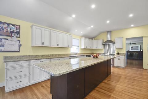 7 Harrison Rd, Canton, MA 02021 photo 2
