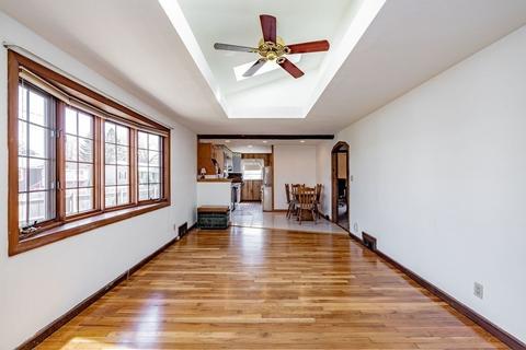 43 Griffin St, Springfield, MA 01104 photo 4