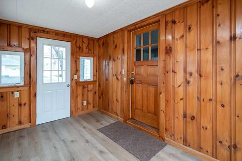 50 Seneca St, Springfield, MA 01151 photo 4