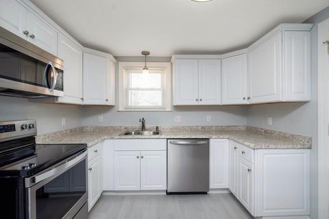 50 Seneca St, Springfield, MA 01151 photo 8