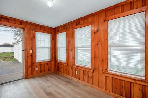 50 Seneca St, Springfield, MA 01151 photo 3