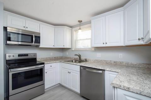 50 Seneca St, Springfield, MA 01151 photo 5