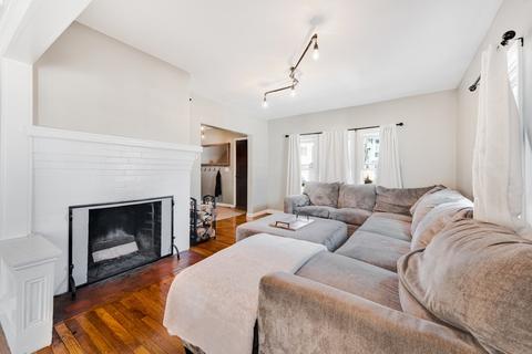19 Hughes St, Springfield, MA 01108 photo 9