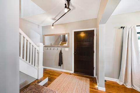 19 Hughes St, Springfield, MA 01108 photo 4