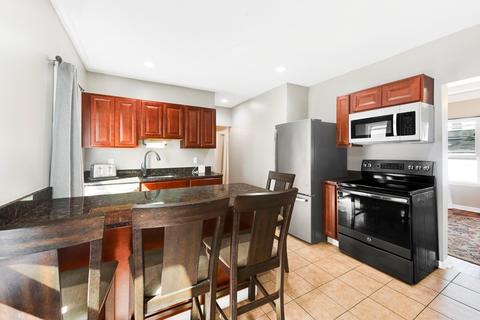 19 Hughes St, Springfield, MA 01108 photo 13