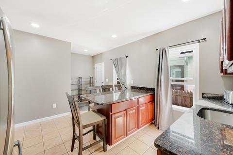 19 Hughes St, Springfield, MA 01108 photo 12