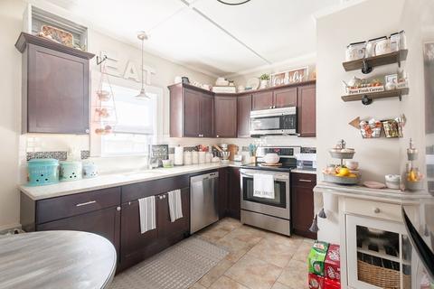 84 Washington St, Gloucester, MA 01930 photo 3