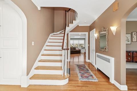 7 Cedar Rd, Brookline, MA 02467 photo 4