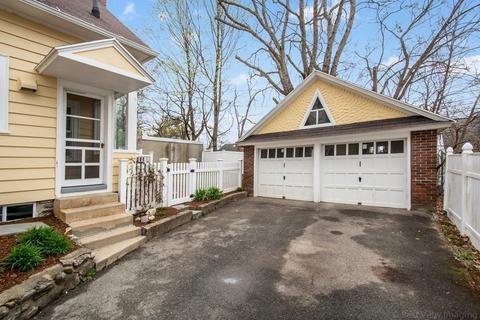 33 Hadwen Ln, Worcester, MA 01602 photo 2