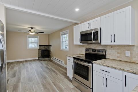 37 Eldridge St, Chicopee, MA 01013 photo 5