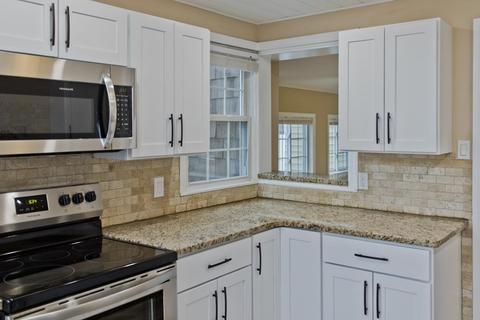 37 Eldridge St, Chicopee, MA 01013 photo 3