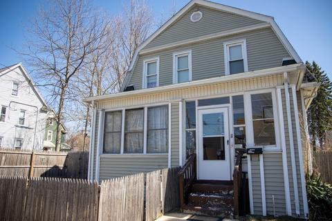 11 Elizabeth St, Springfield, MA 01109 photo 2