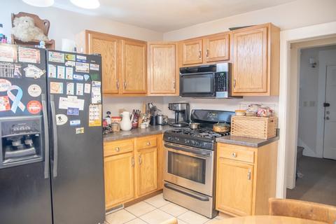 11 Elizabeth St, Springfield, MA 01109 photo 8