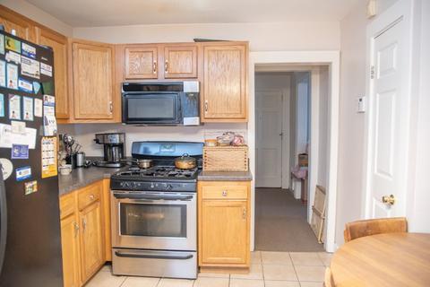 11 Elizabeth St, Springfield, MA 01109 photo 7