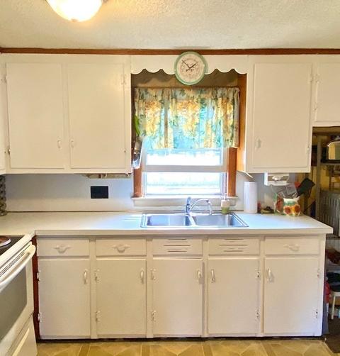 21 Jean Dr, Springfield, MA 01104 photo 3