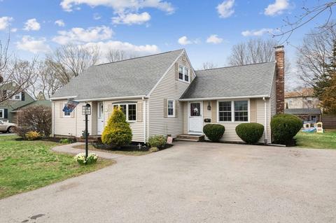 181 Pine St, Danvers, MA 01923 photo 1