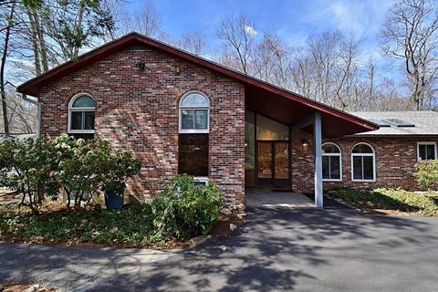 8 Mccarthy Cir, Framingham, MA 01702 photo 2